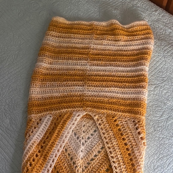 Chic Crochet Scarf in Warm Tones - Picture 5 of 5